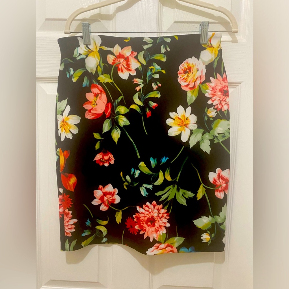 NYC high waisted pencil skirt floral print size M